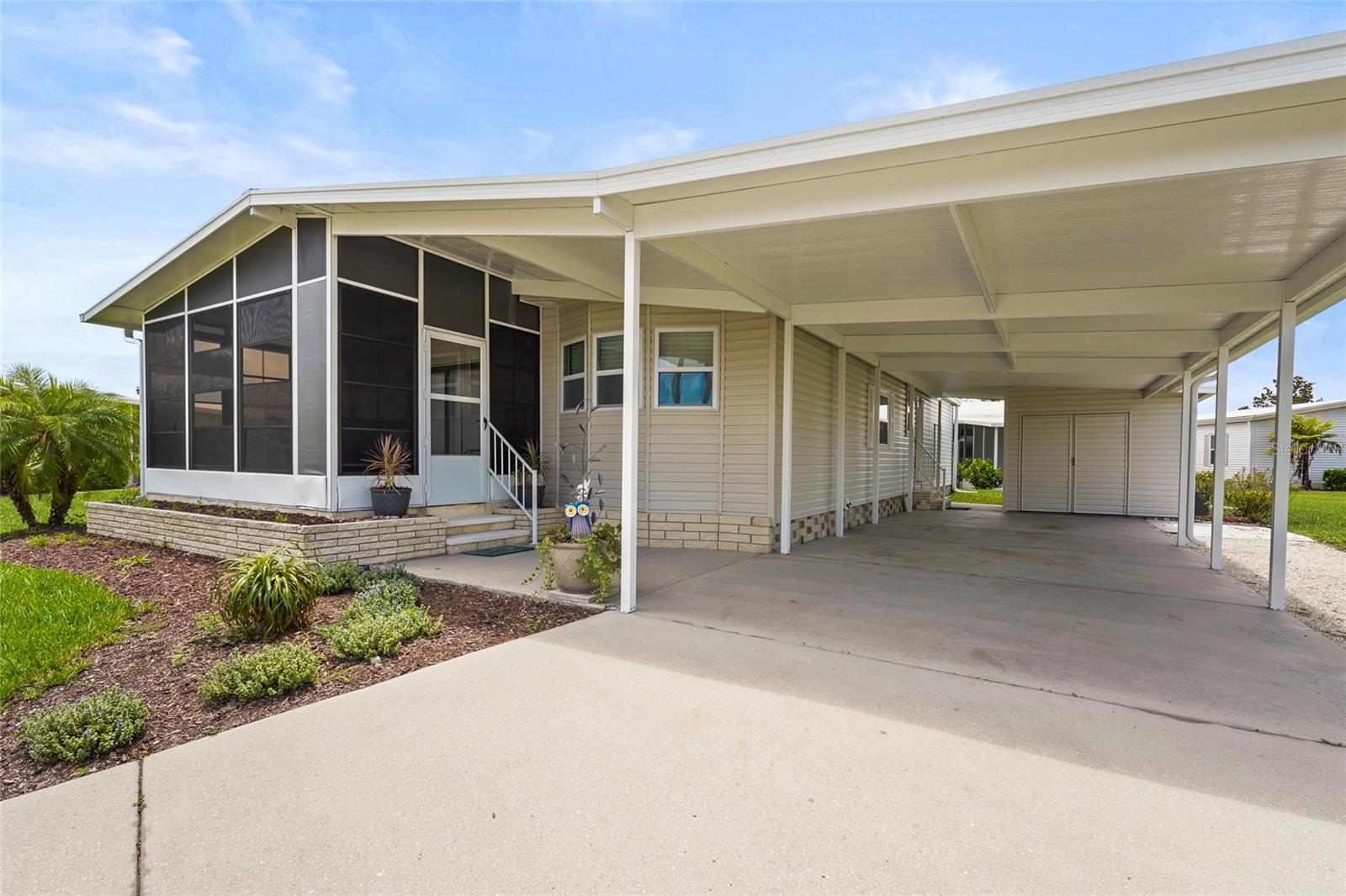 8470 IMPERIAL CIR — photo 34