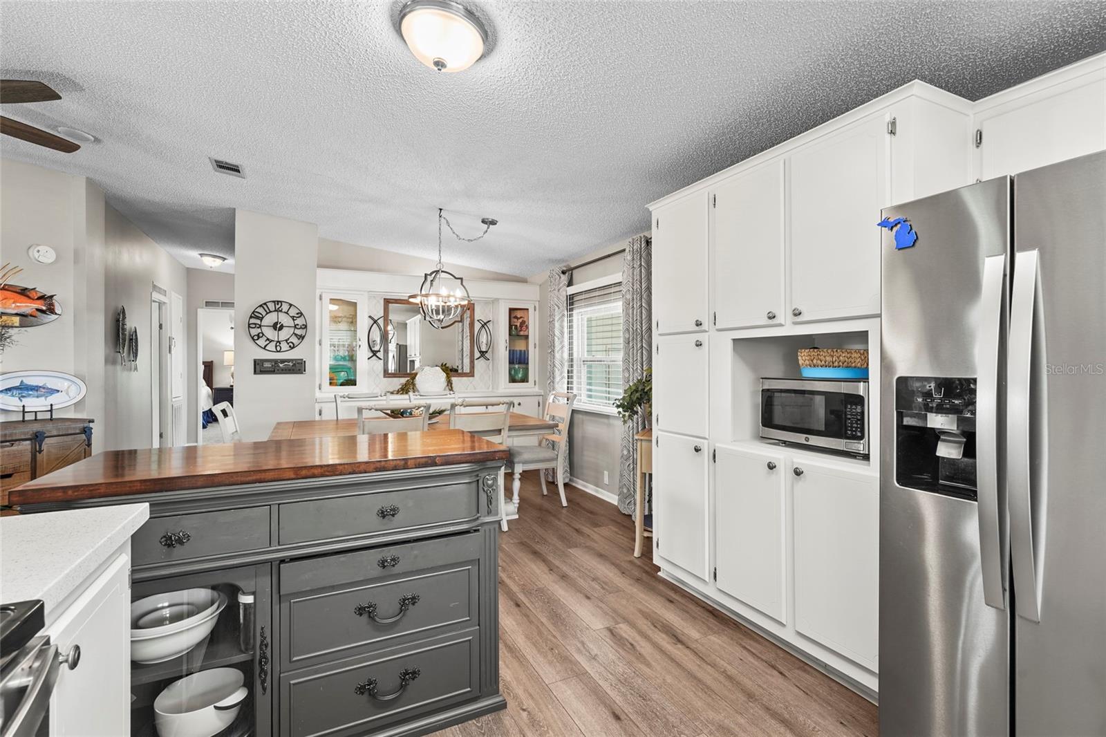 8470 IMPERIAL CIR — photo 5