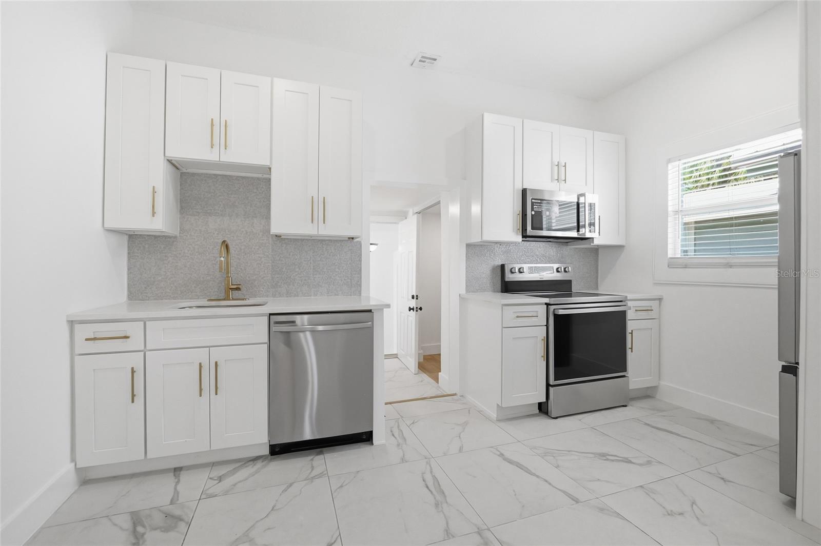 2120 W NASSAU ST — photo 11