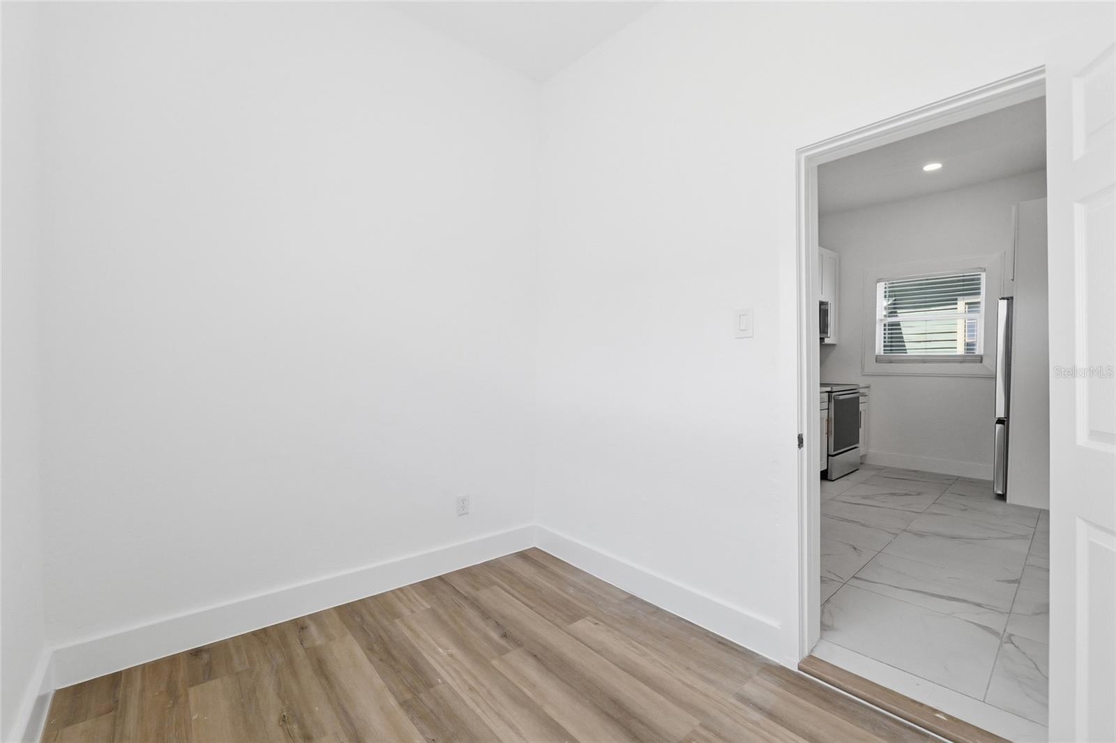 2120 W NASSAU ST — photo 23