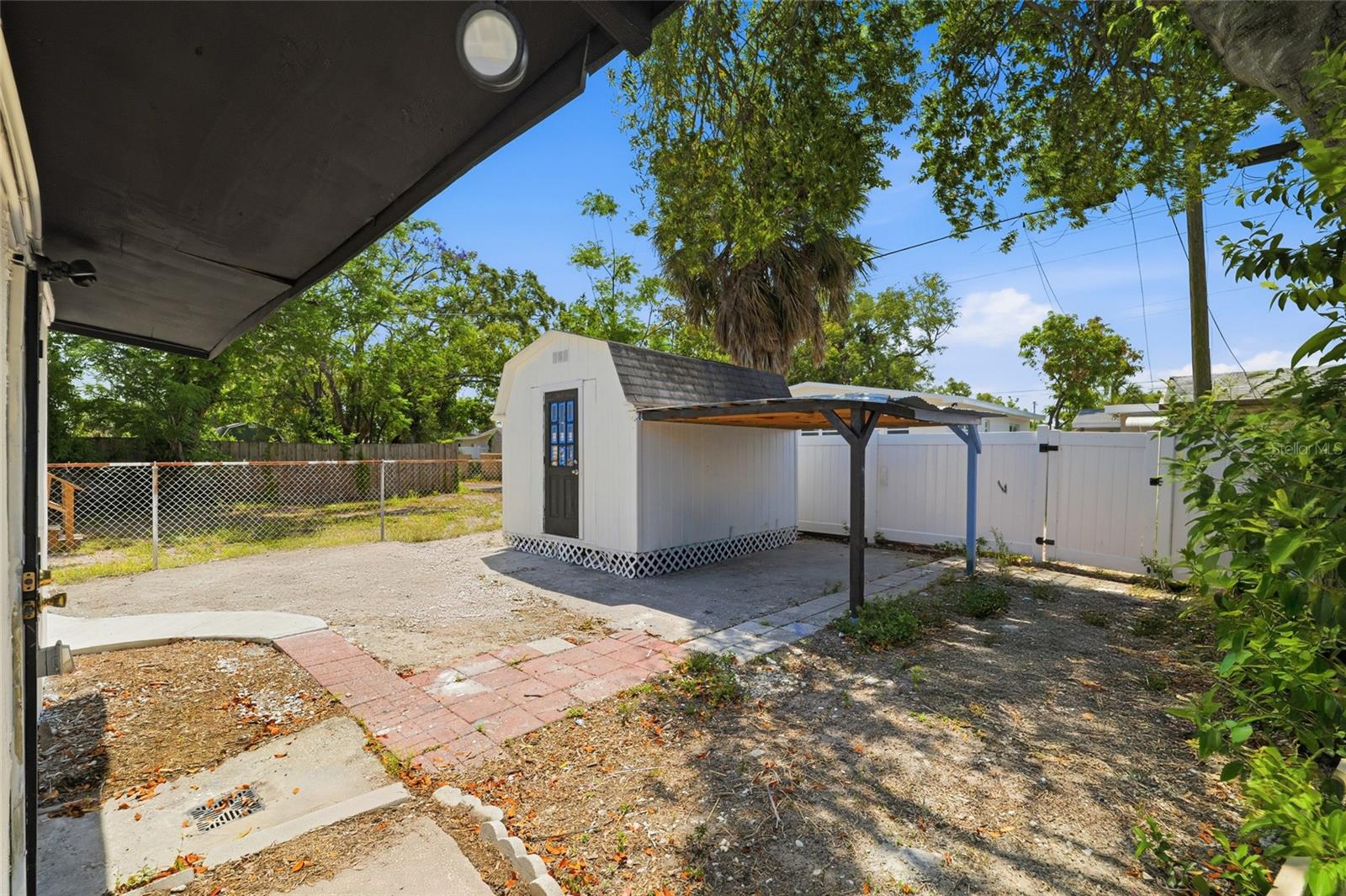 2120 W NASSAU ST — photo 28