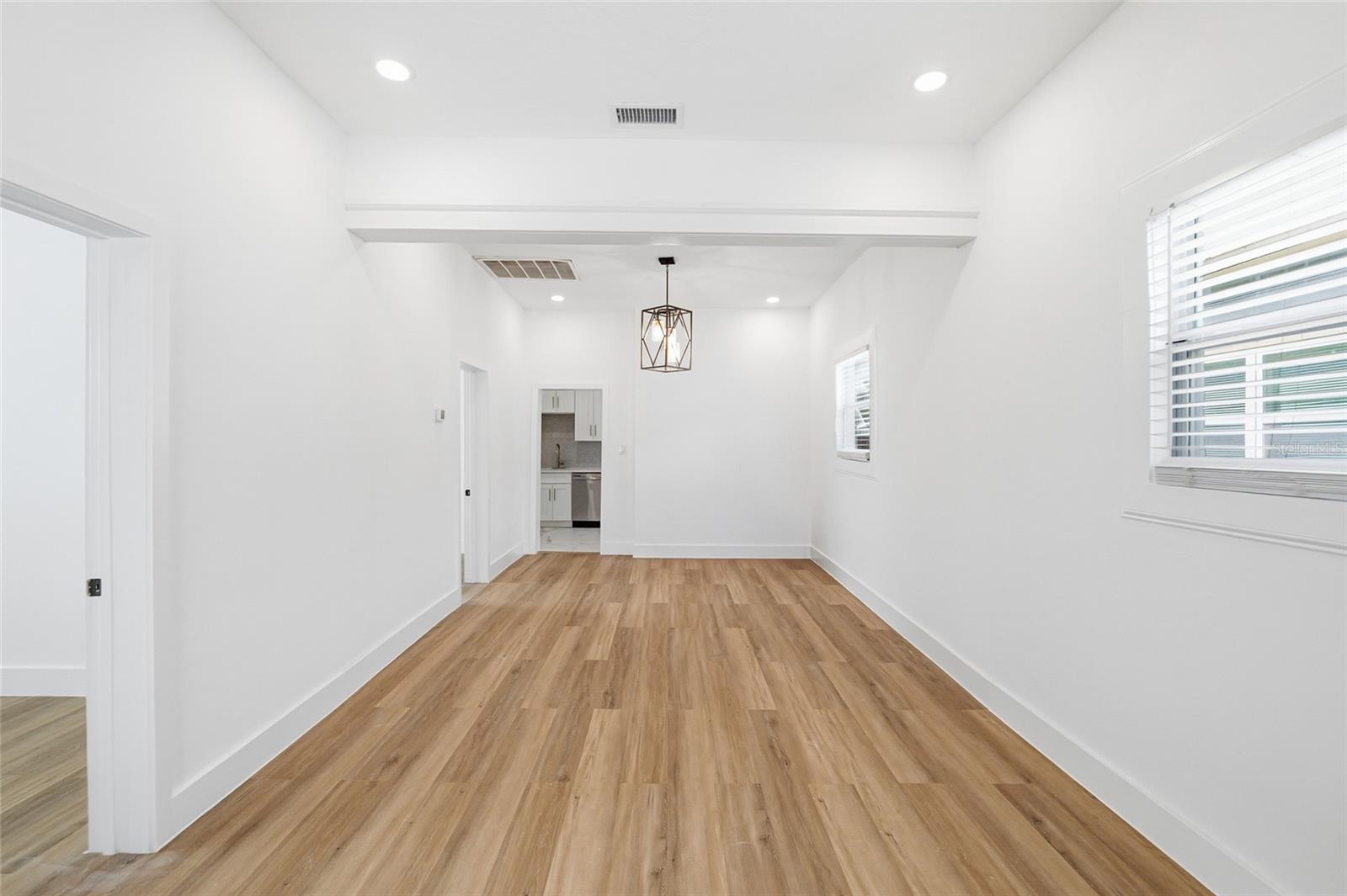 2120 W NASSAU ST — photo 7