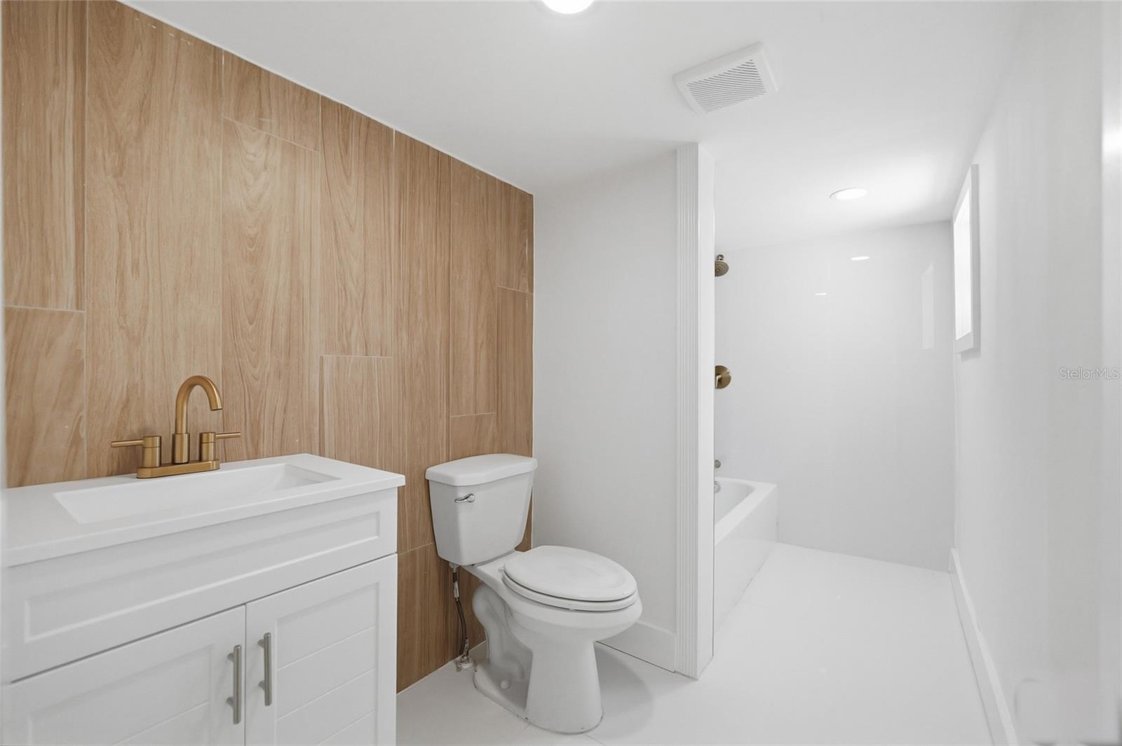 2120 W NASSAU ST — photo 18