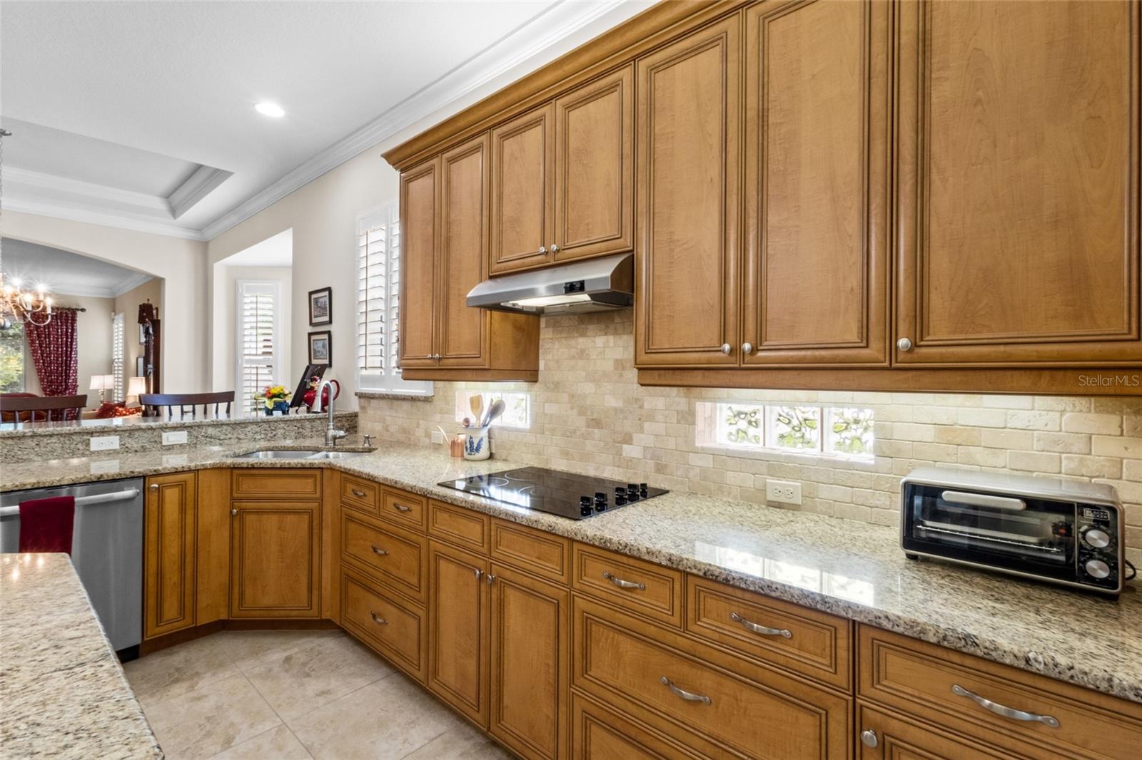 1821 LANCASHIRE DR — photo 4