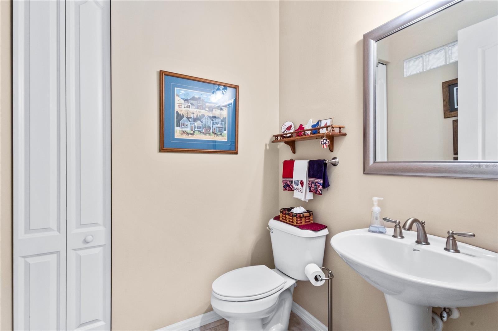 1821 LANCASHIRE DR — photo 31