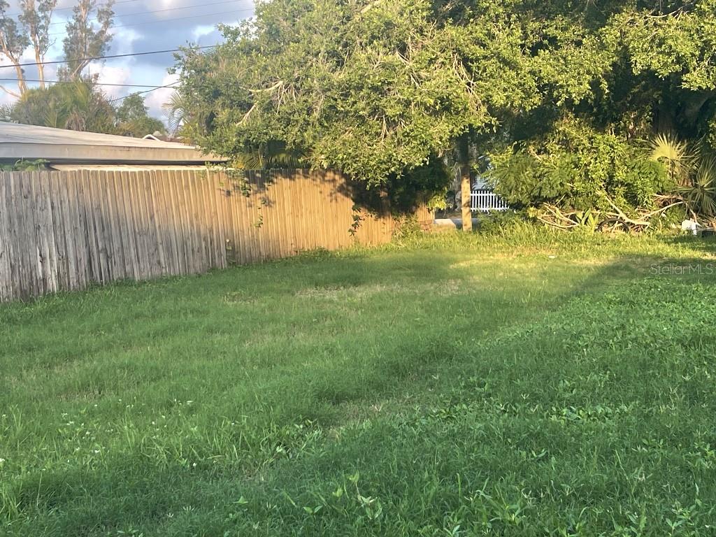 108 RIVER BLVD S — photo 2