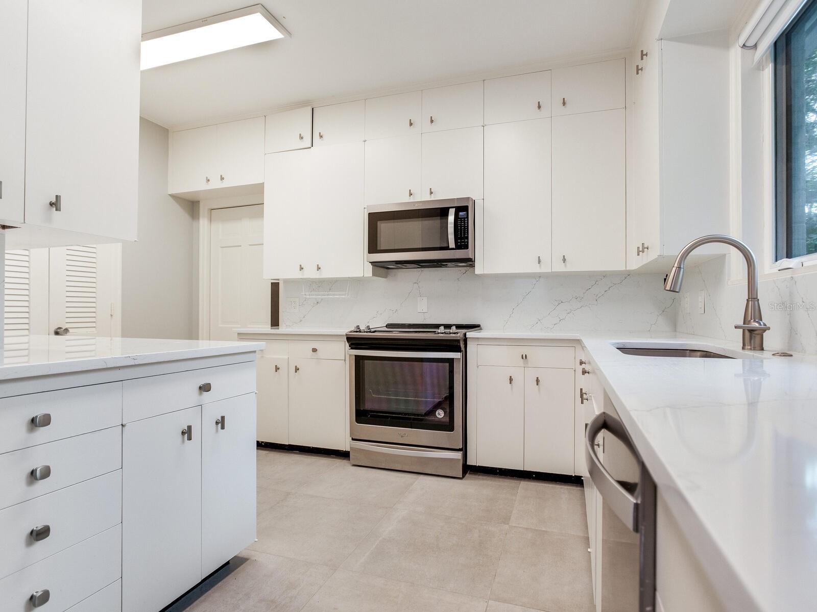 3401 S ALMERIA AVE — photo 24