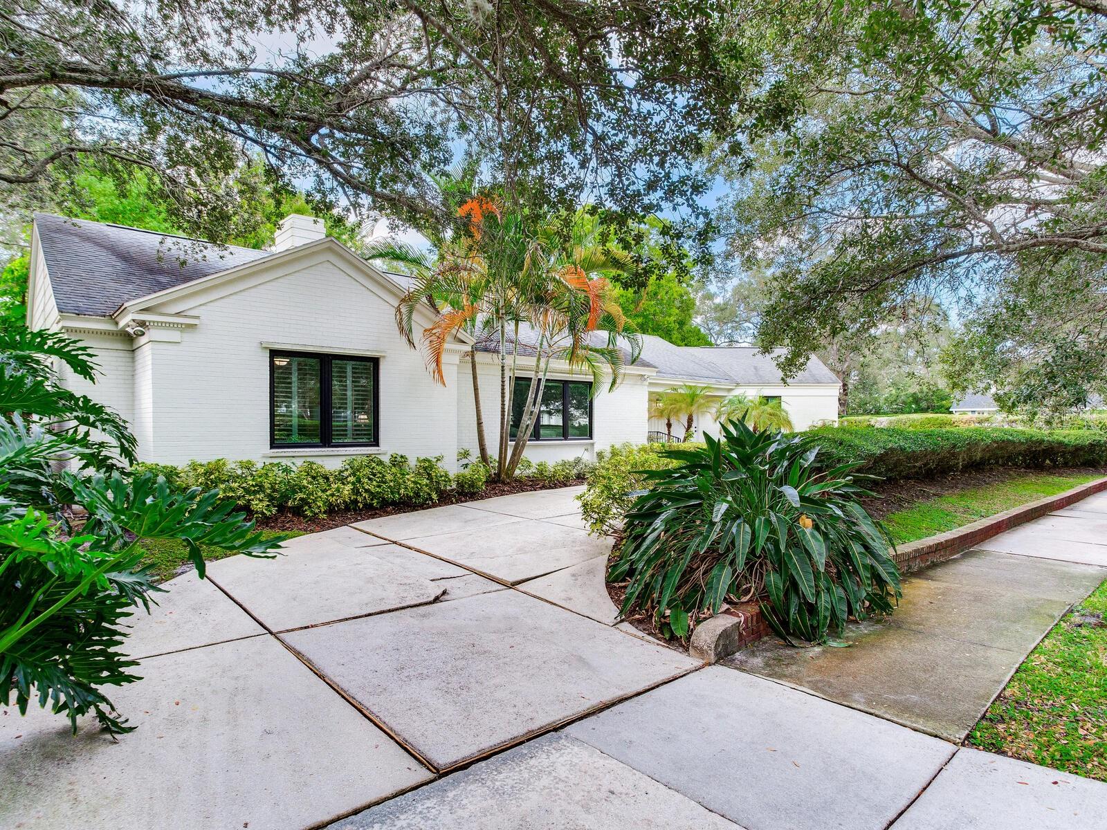 3401 S ALMERIA AVE — photo 3