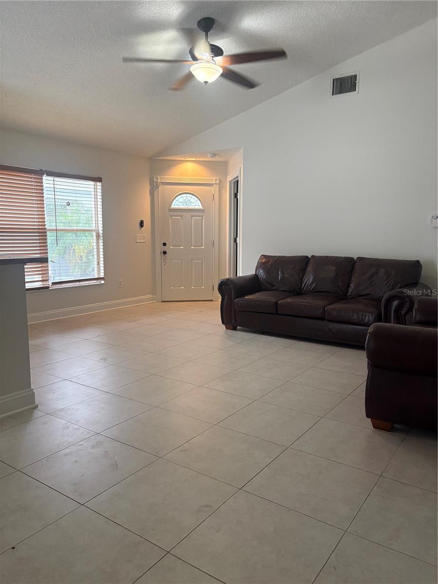 22718 SAINT THOMAS CIR — photo 12