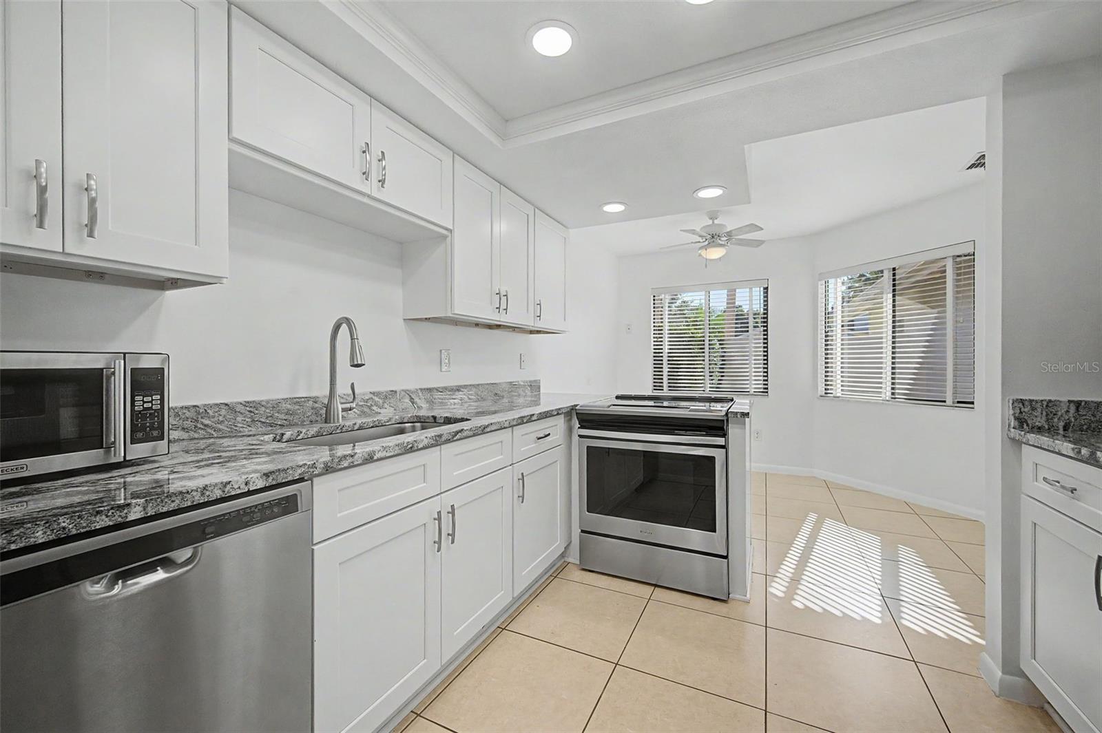 492 LAKEVIEW DR #40 — photo 18