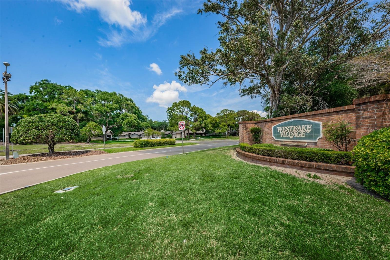 492 LAKEVIEW DR #40 — photo 81