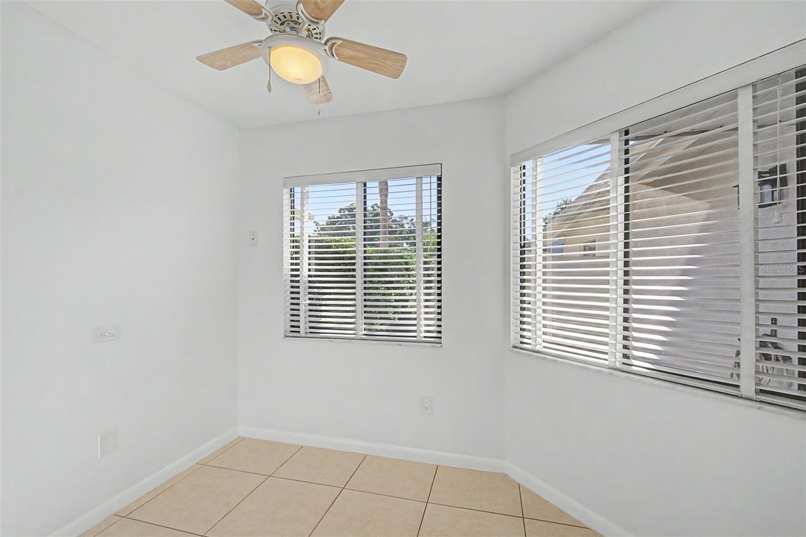 492 LAKEVIEW DR #40 — photo 20