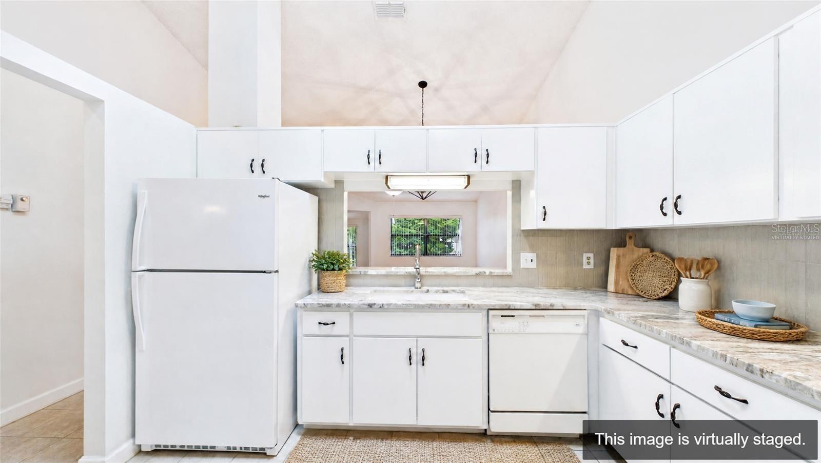 1539 REBECCA LN — photo 4