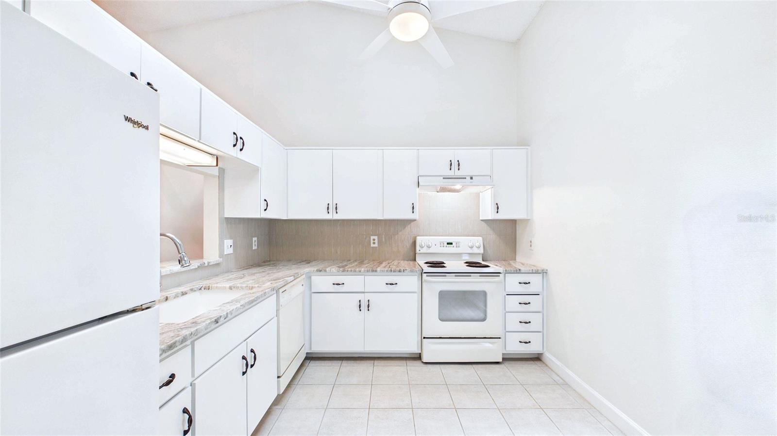 1539 REBECCA LN — photo 6