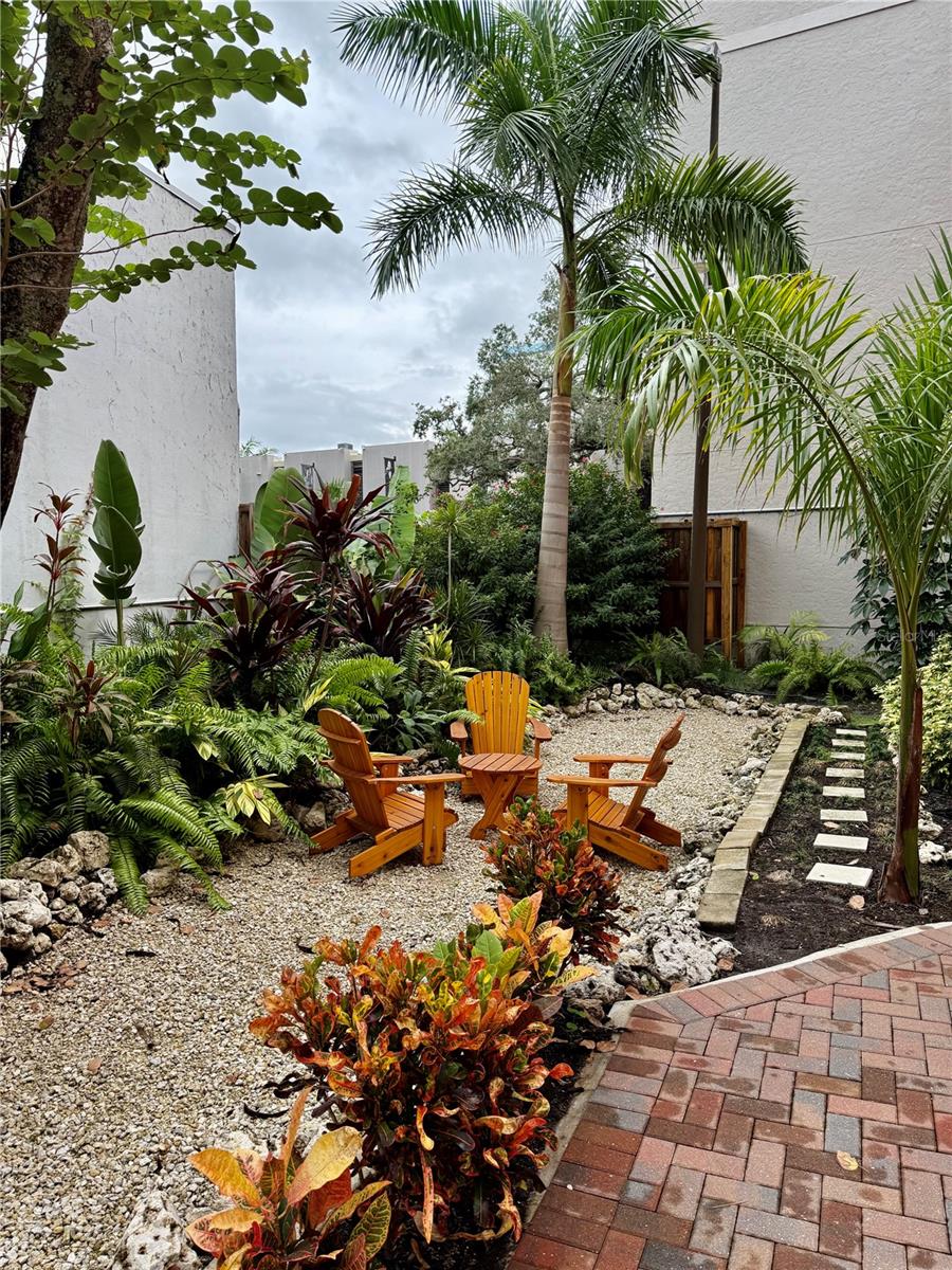 1221 N PALM AVE #204 — photo 26