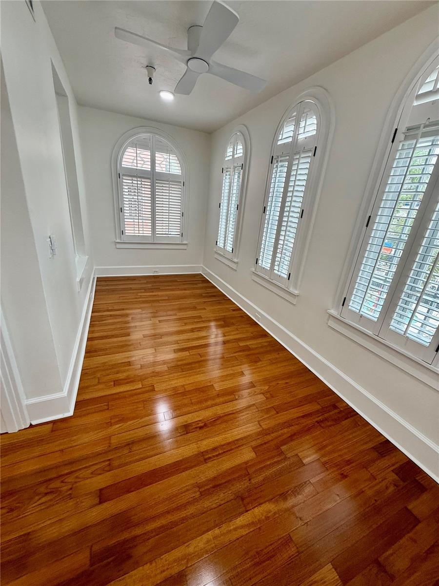1221 N PALM AVE #204 — photo 19