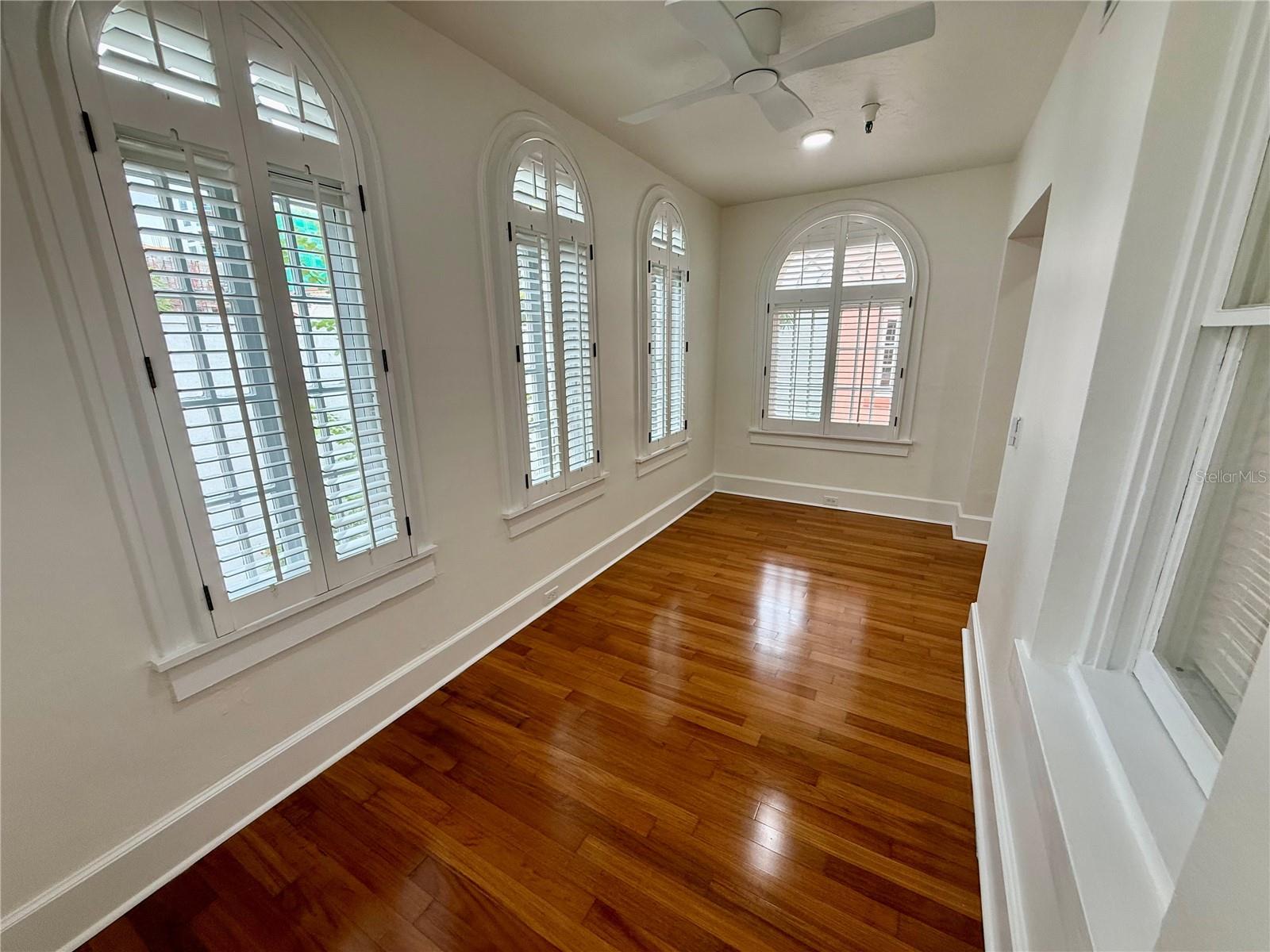 1221 N PALM AVE #204 — photo 20