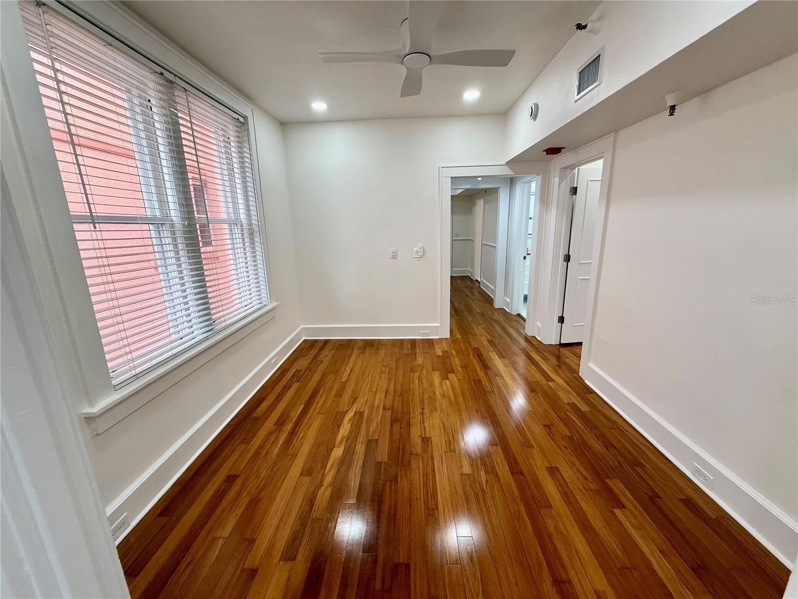 1221 N PALM AVE #204 — photo 15