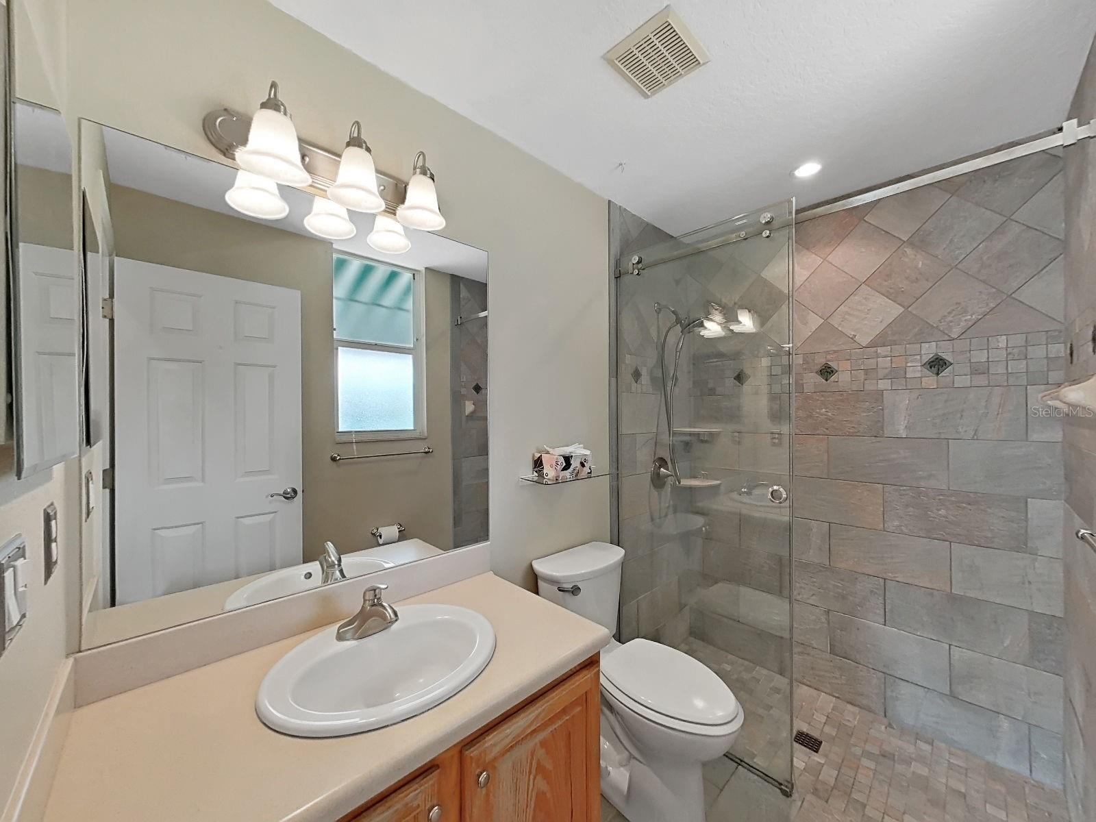 14915 DEVONSHIRE WOODS PL — photo 31