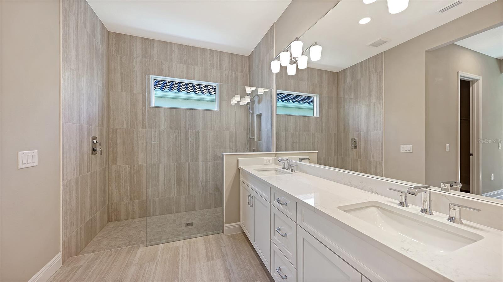 10130 CRYSTAL ISLES CIR — photo 4
