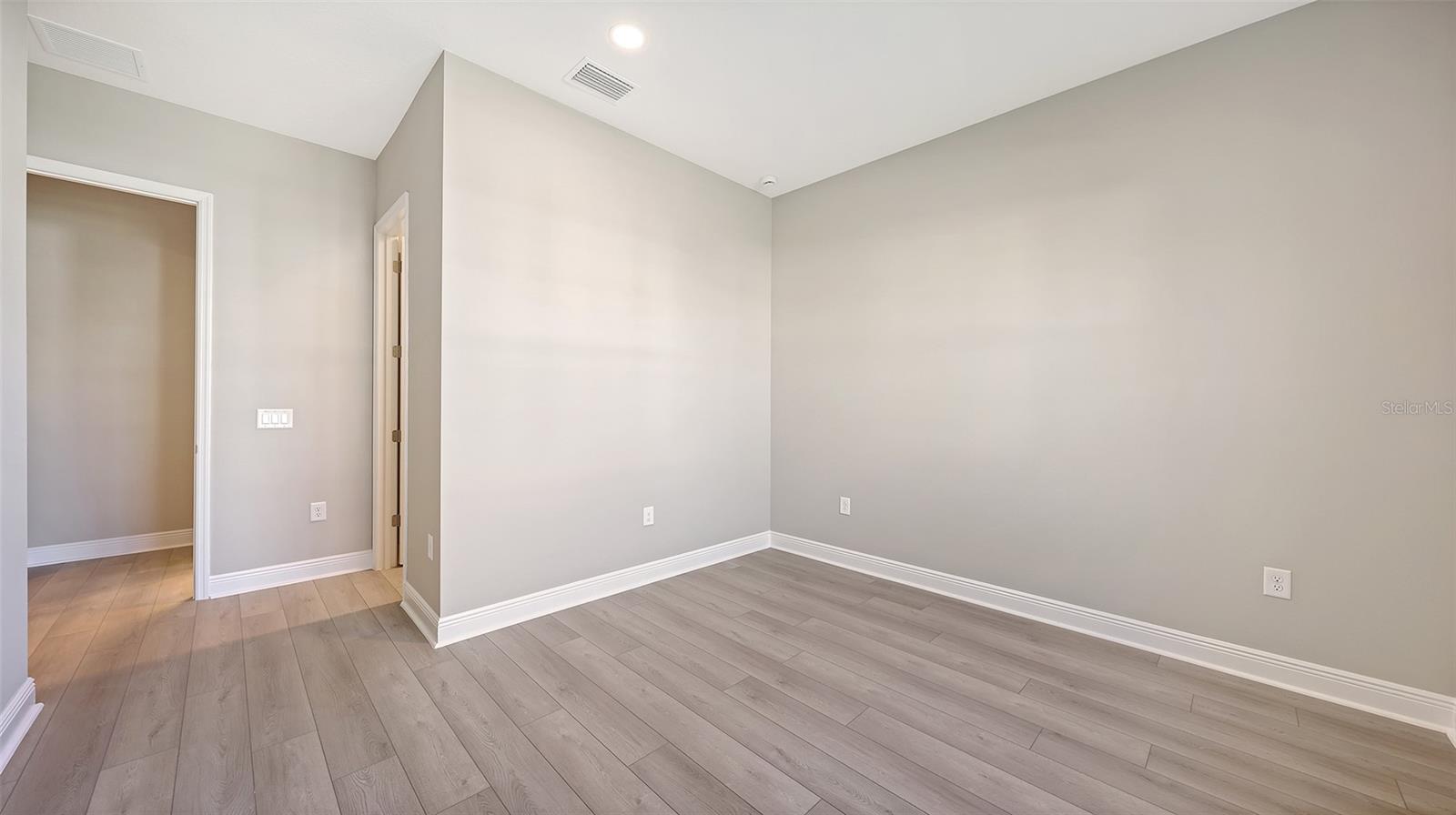 10130 CRYSTAL ISLES CIR — photo 28