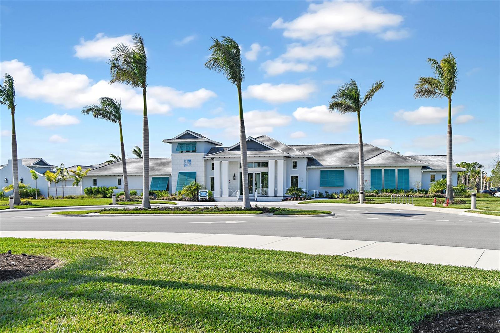 10130 CRYSTAL ISLES CIR — photo 2