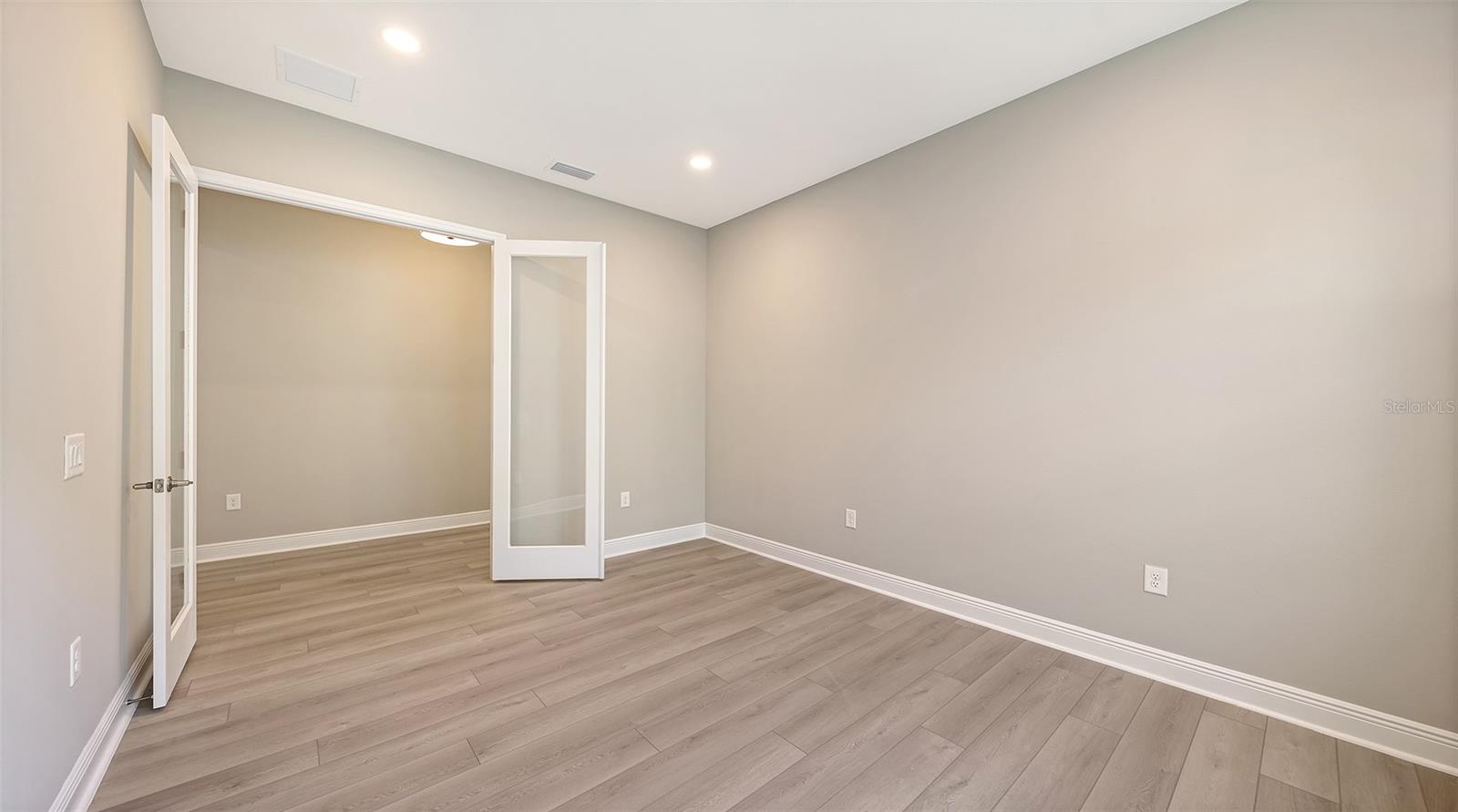 10130 CRYSTAL ISLES CIR — photo 11