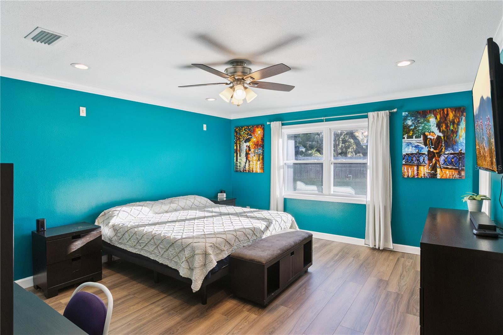 601 GREENBRIAR DR — photo 29