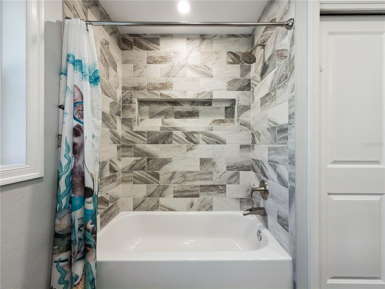 601 GREENBRIAR DR — photo 21