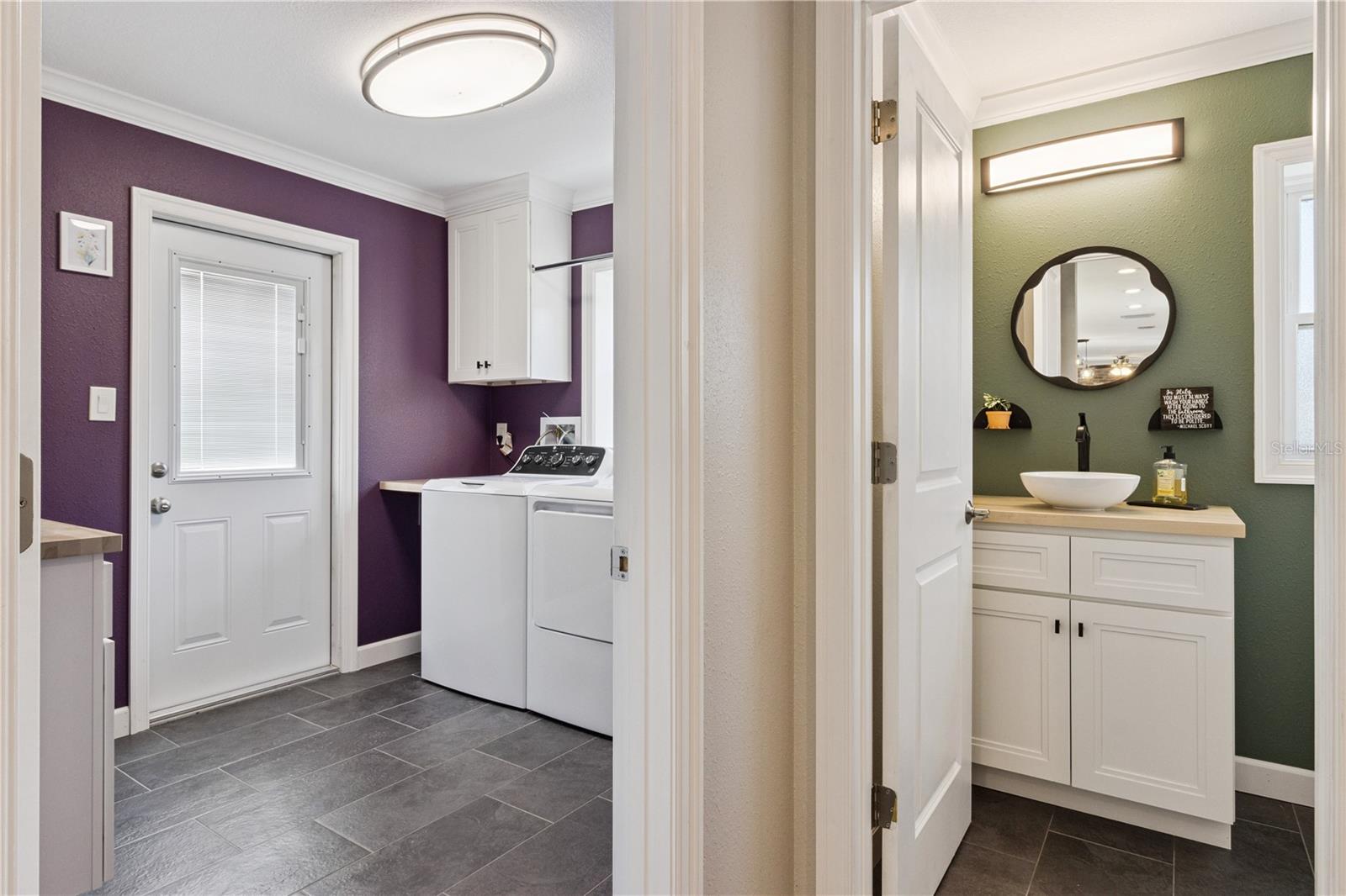 601 GREENBRIAR DR — photo 31
