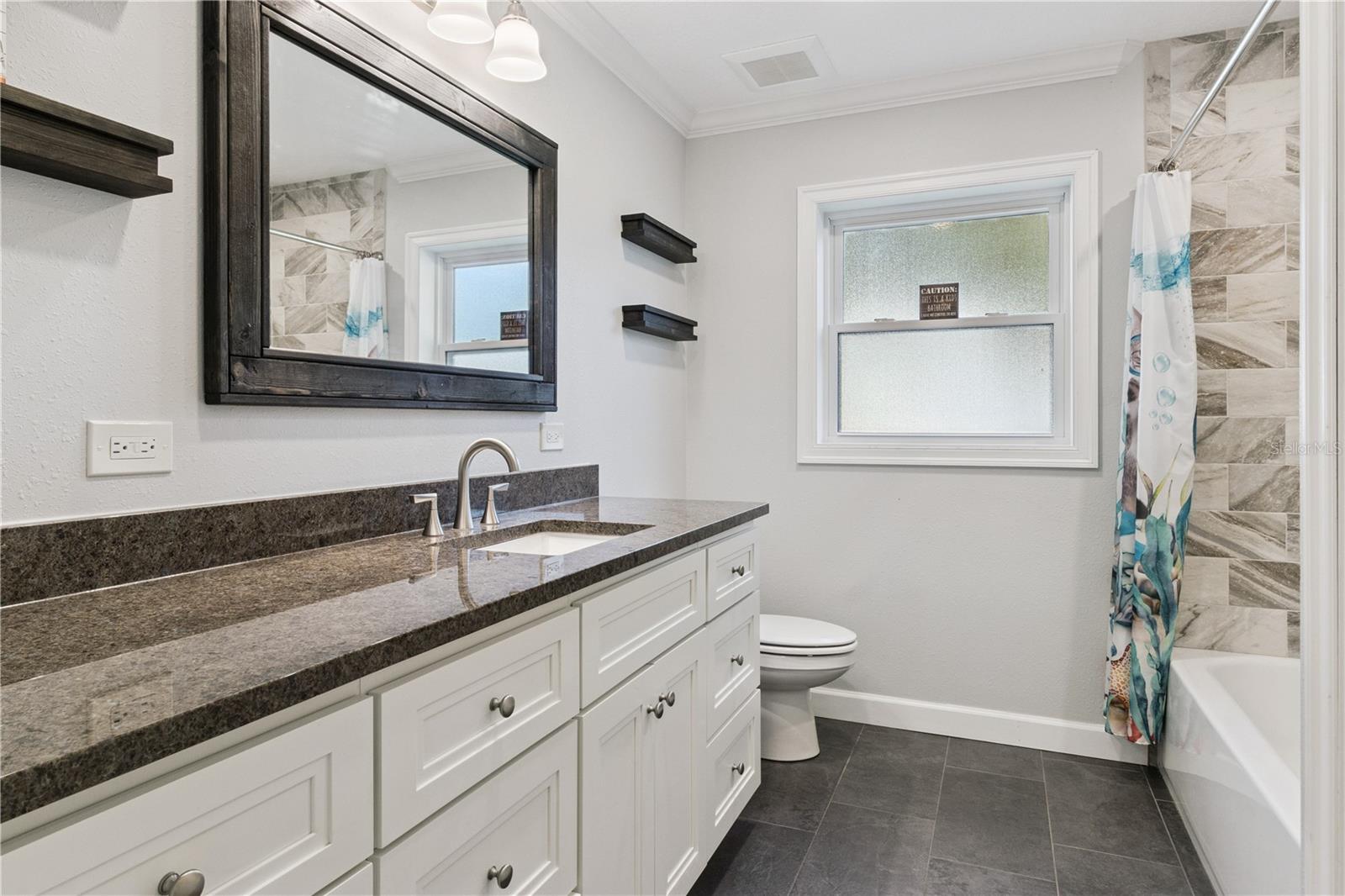 601 GREENBRIAR DR — photo 20