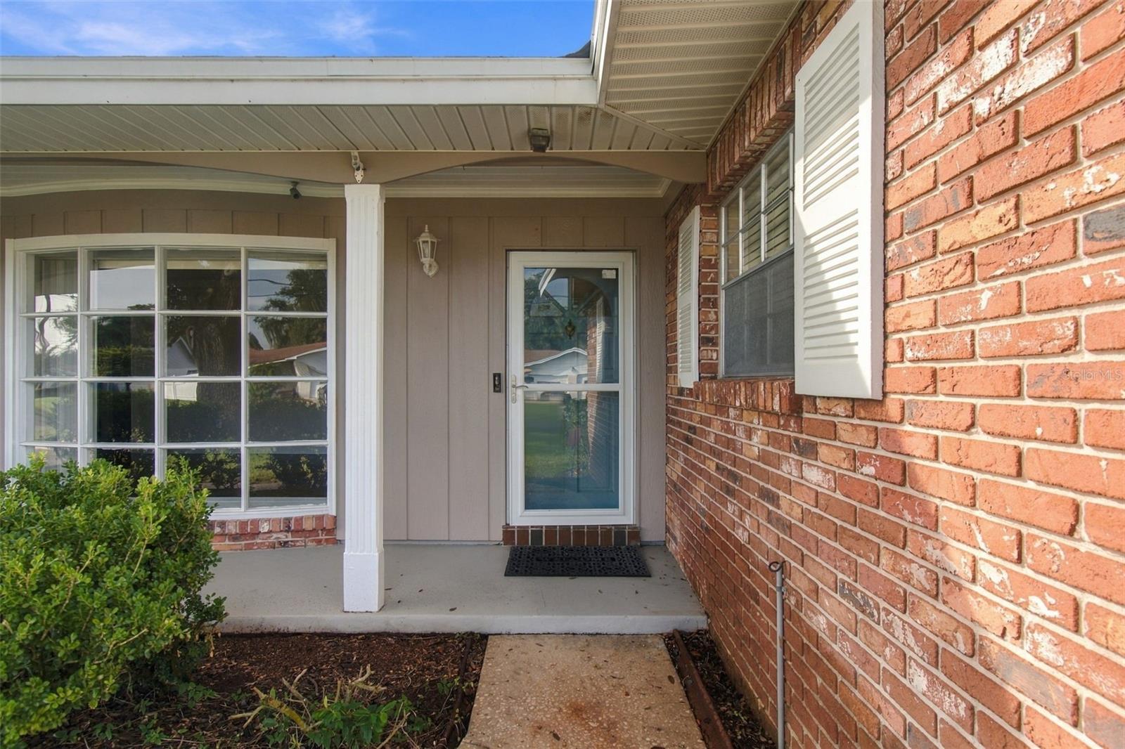 105 ASHBROOK DR — photo 9