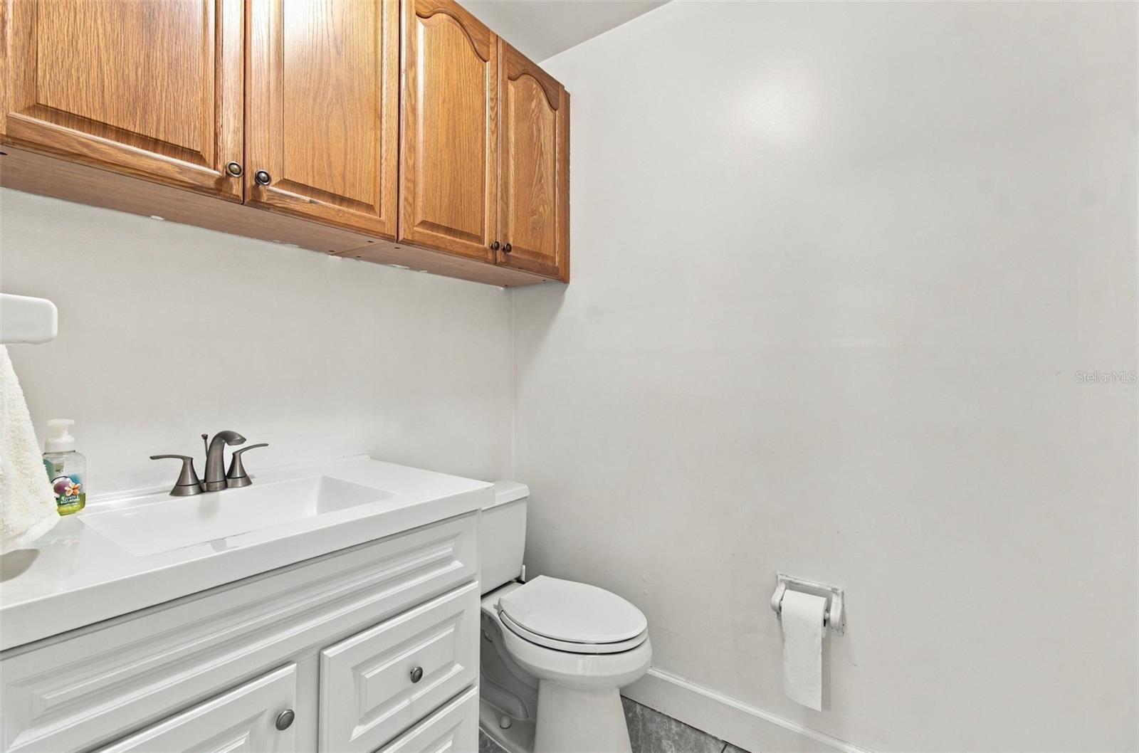 105 ASHBROOK DR — photo 27