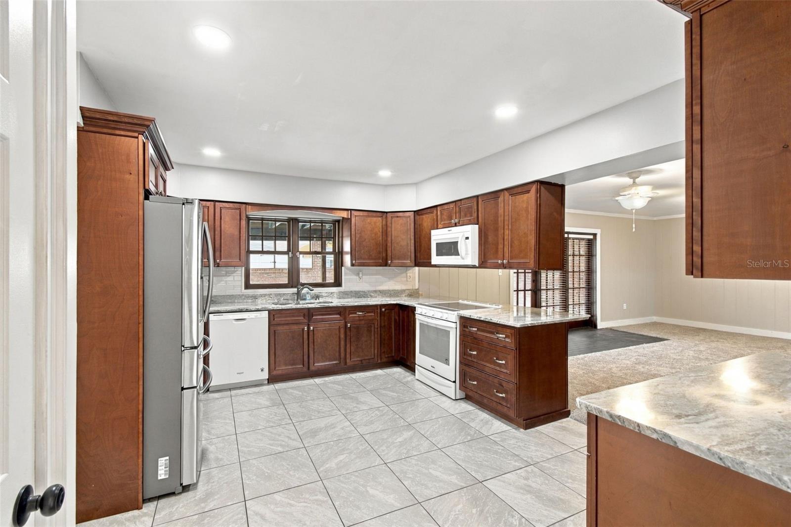 105 ASHBROOK DR — photo 19