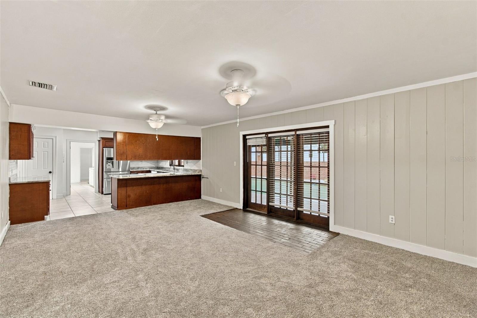 105 ASHBROOK DR — photo 32
