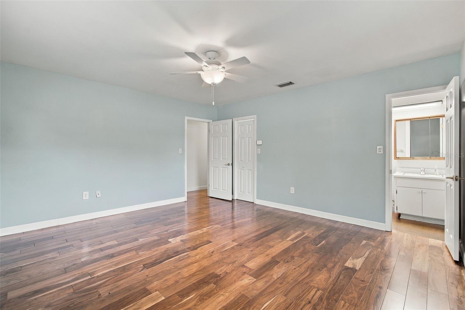 105 ASHBROOK DR — photo 38