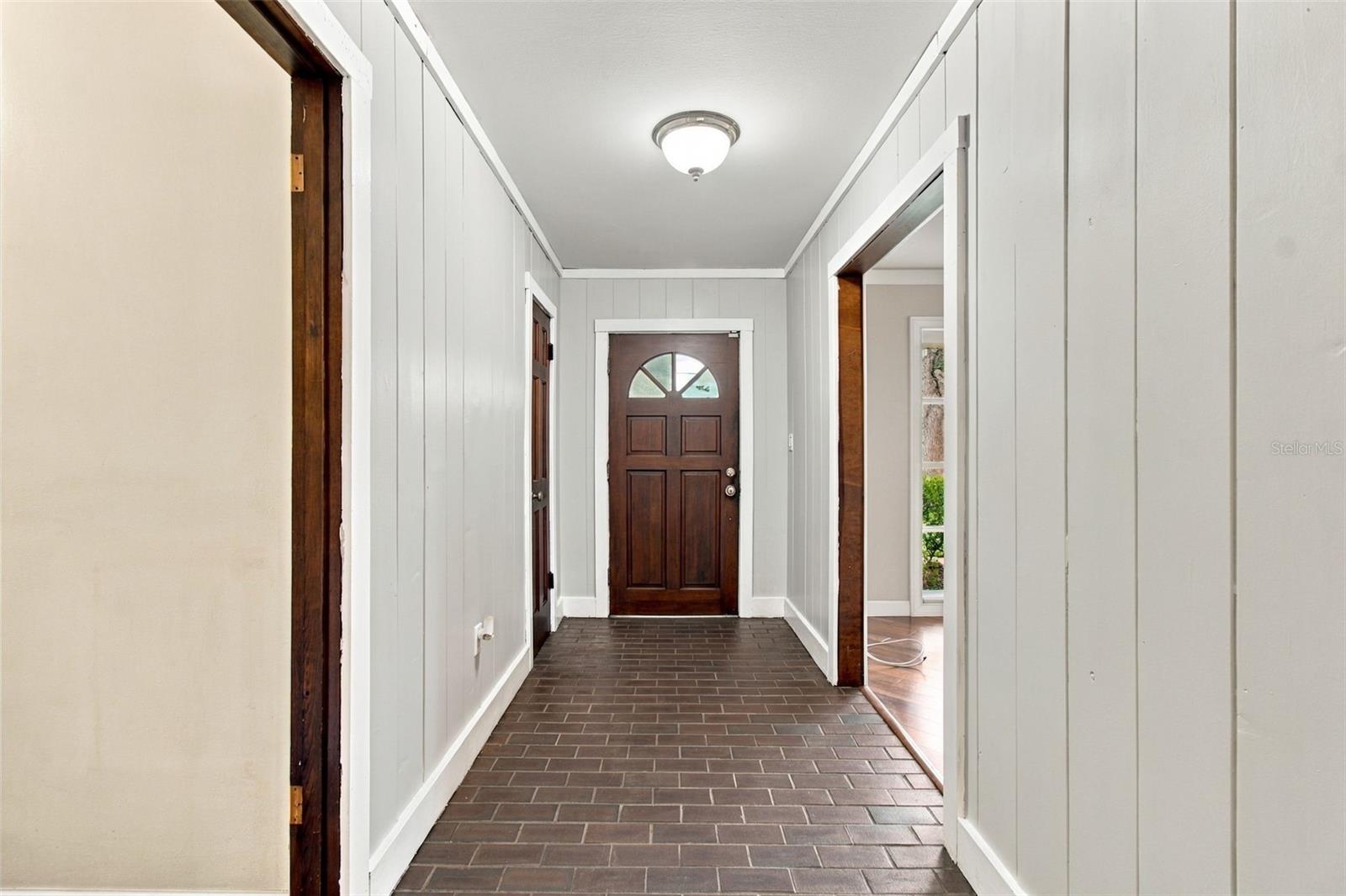 105 ASHBROOK DR — photo 12