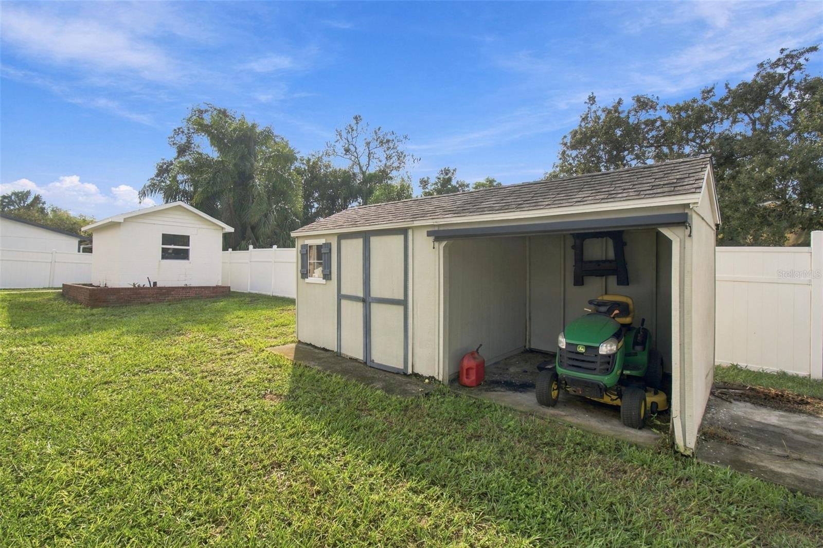 105 ASHBROOK DR — photo 65