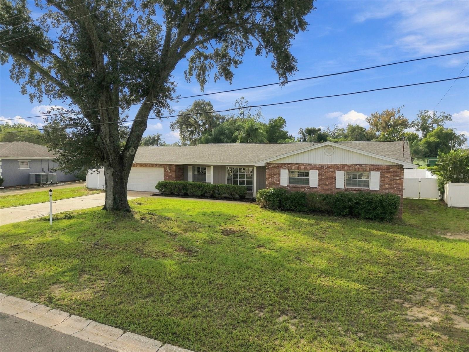 105 ASHBROOK DR — photo 73