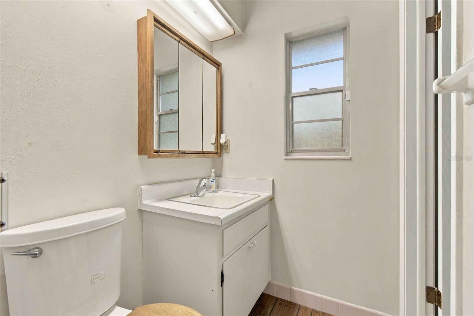 105 ASHBROOK DR — photo 40