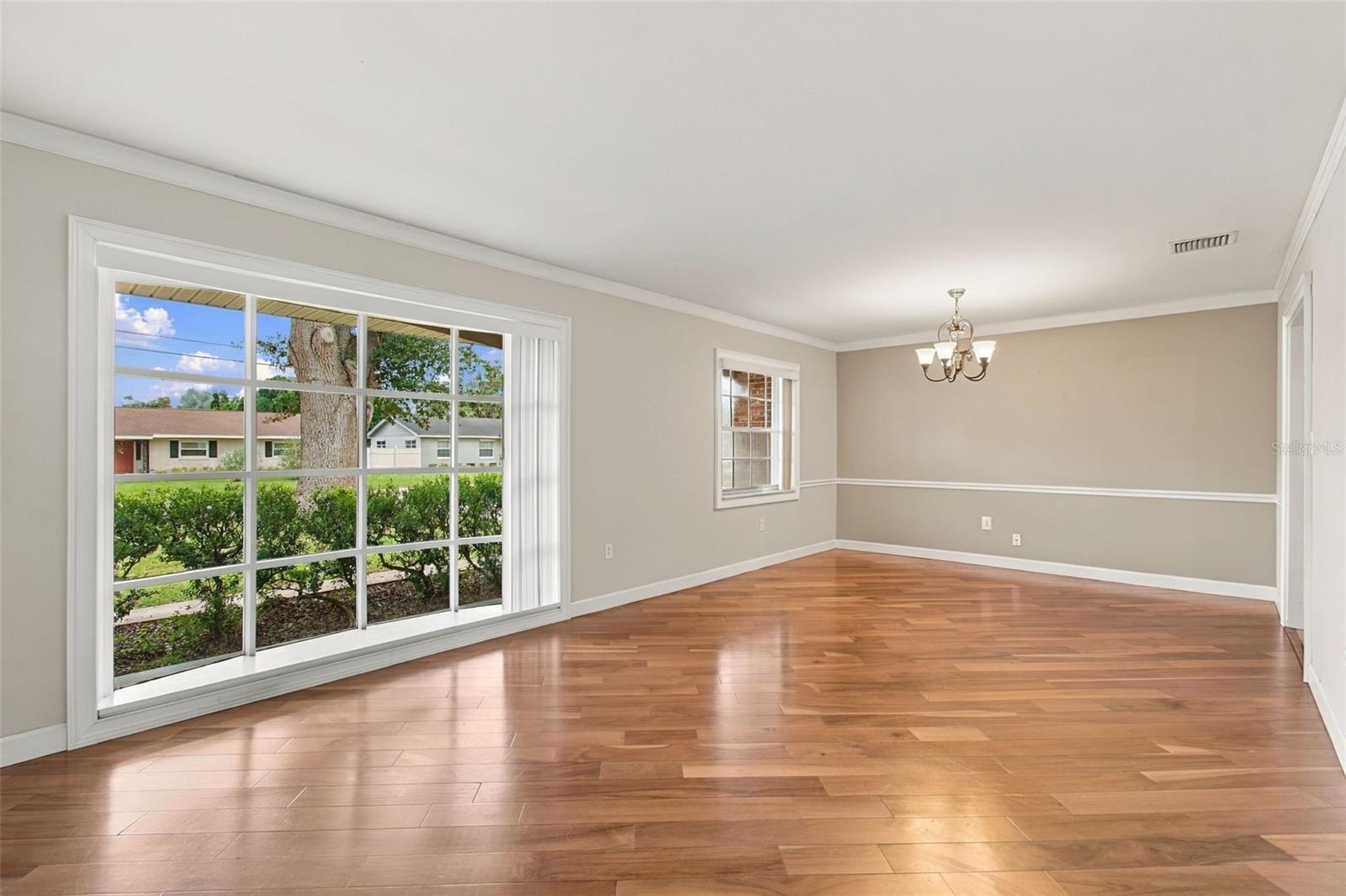105 ASHBROOK DR — photo 15