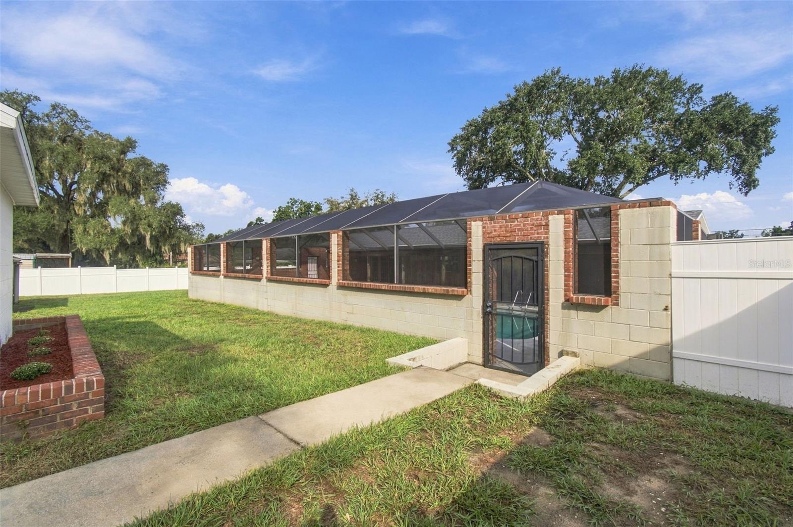 105 ASHBROOK DR — photo 64