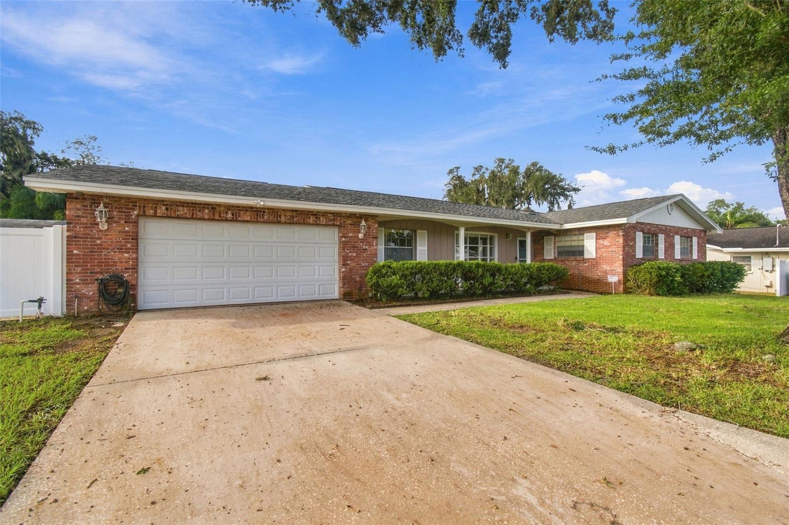 105 ASHBROOK DR — photo 4