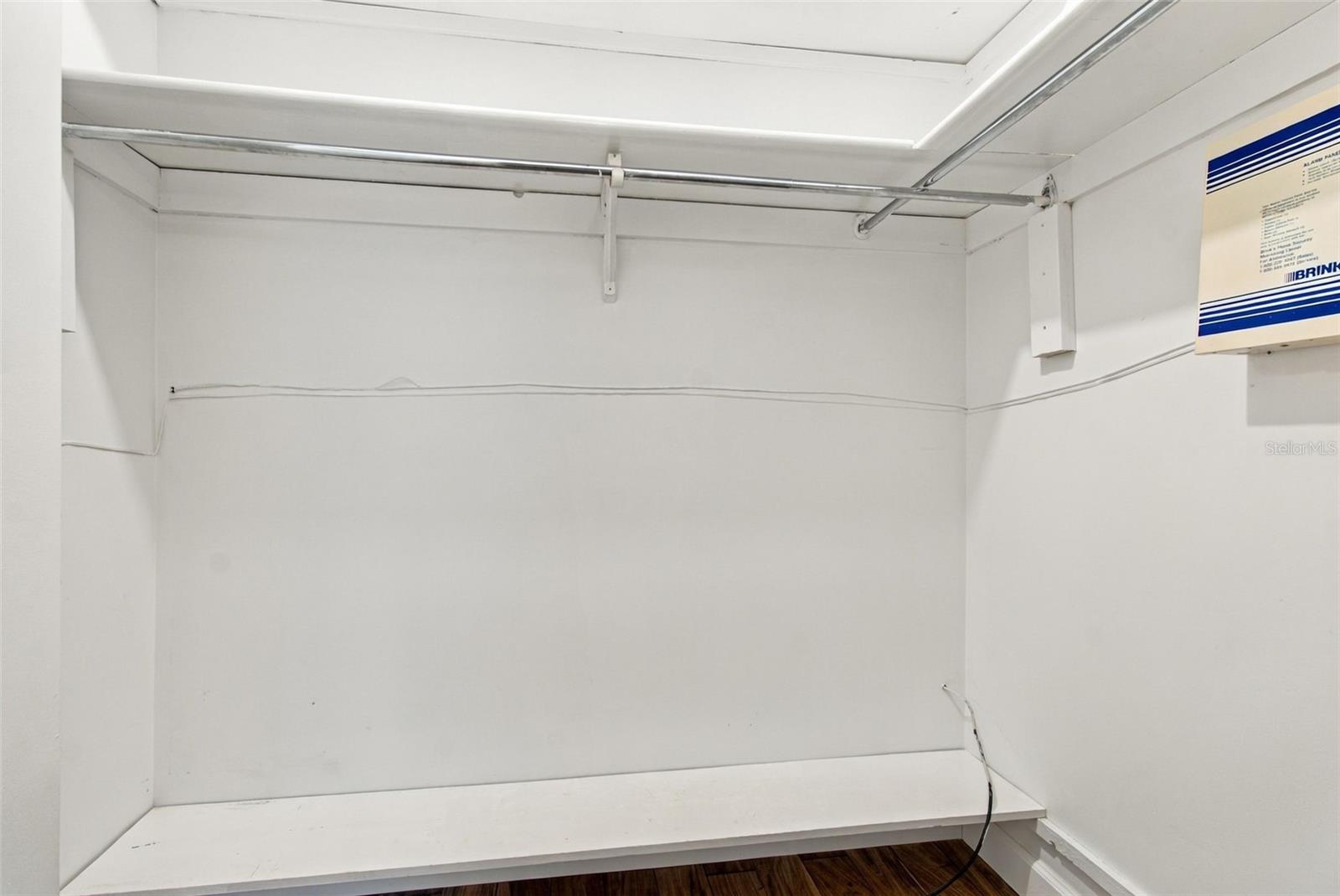 105 ASHBROOK DR — photo 41