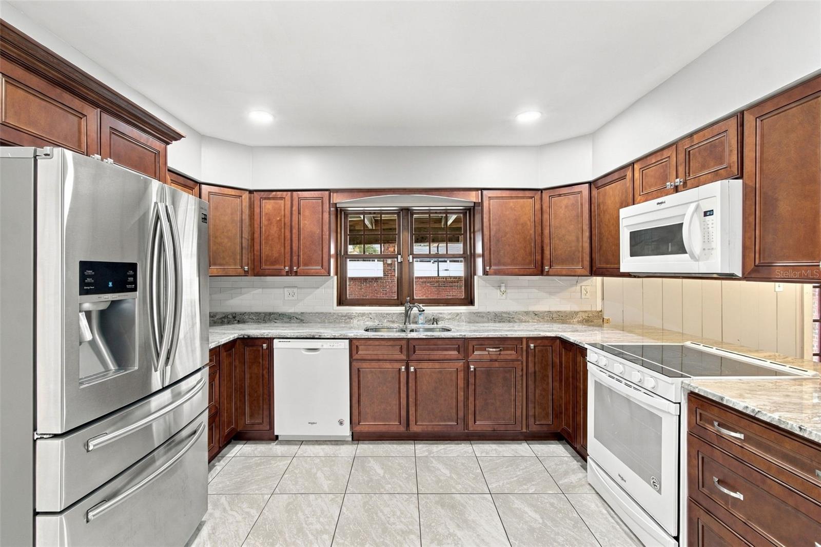 105 ASHBROOK DR — photo 21