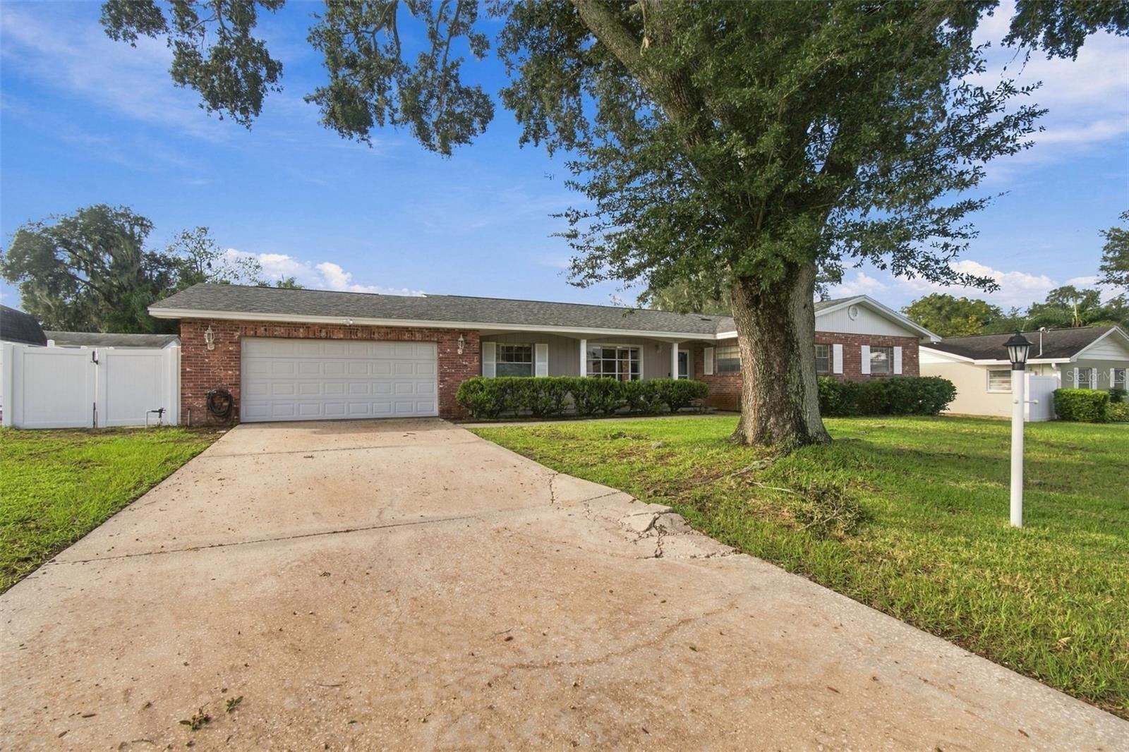 105 ASHBROOK DR — photo 3
