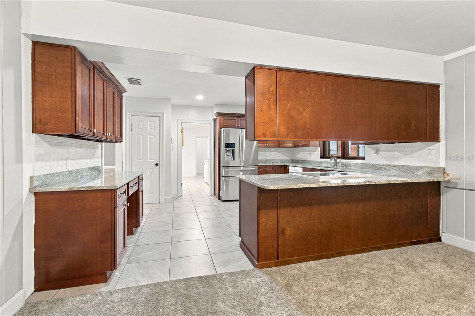 105 ASHBROOK DR — photo 34