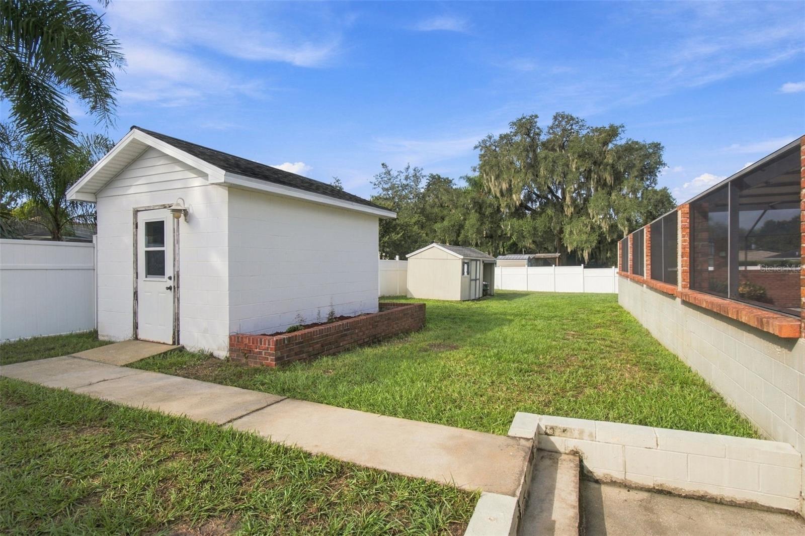105 ASHBROOK DR — photo 68