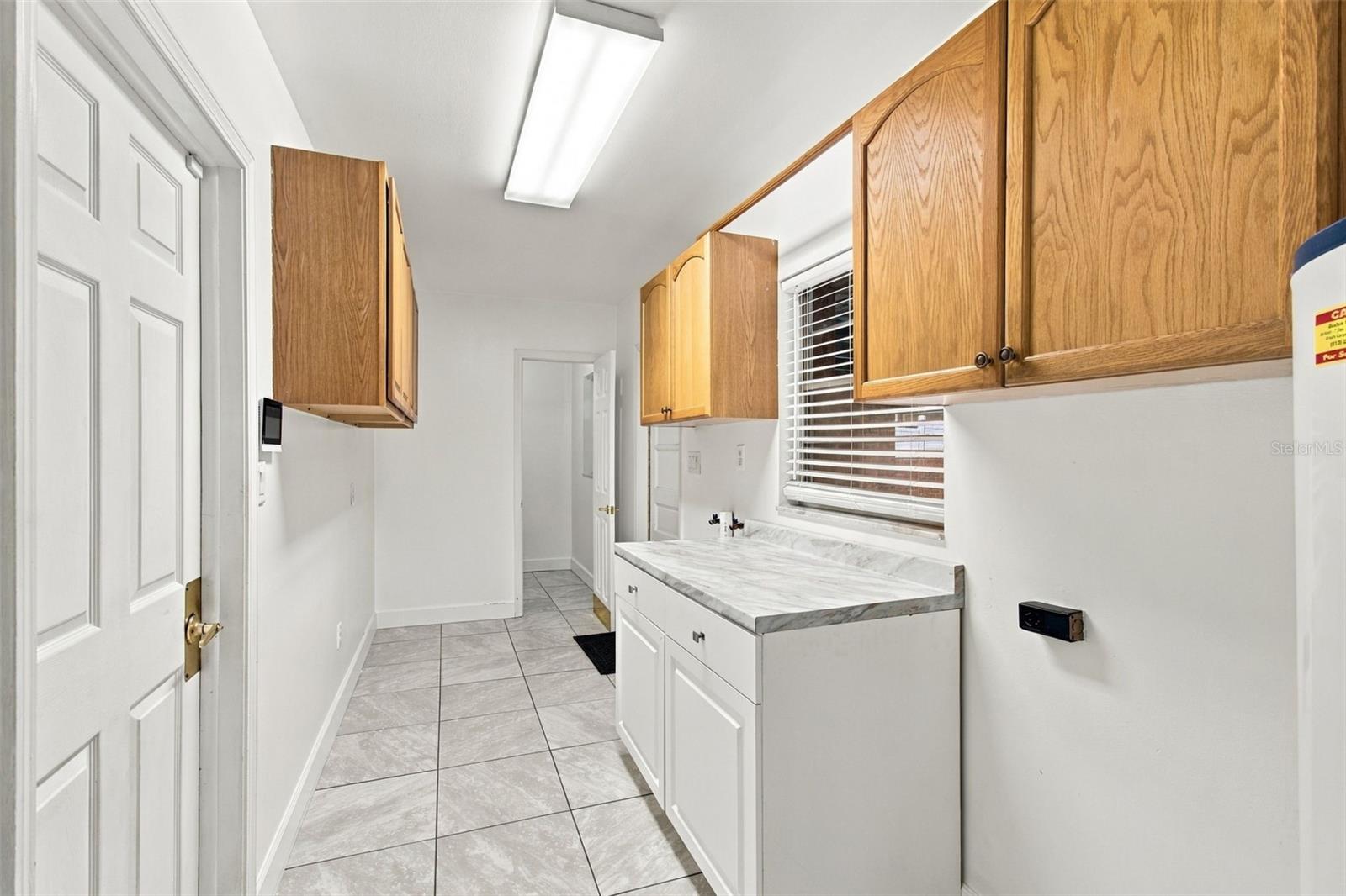105 ASHBROOK DR — photo 26