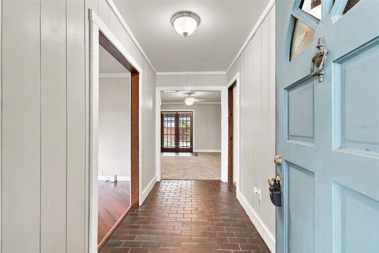 105 ASHBROOK DR — photo 11